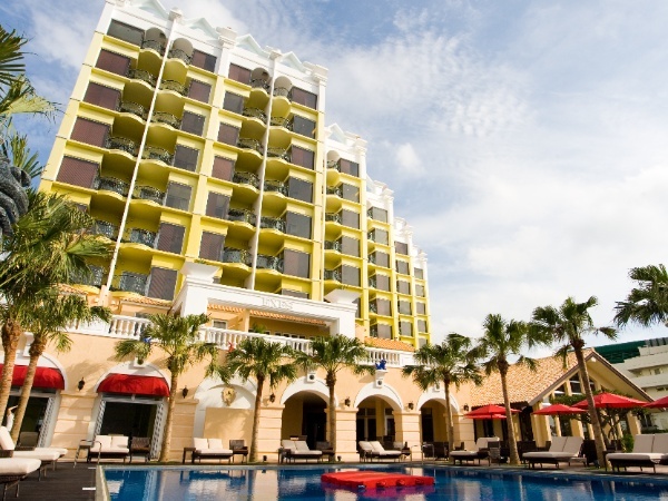 OKINAWA KARIYUSHI RESORT EXES ONNA