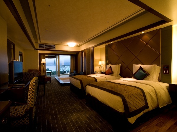 OKINAWA KARIYUSHI RESORT EXES ONNA